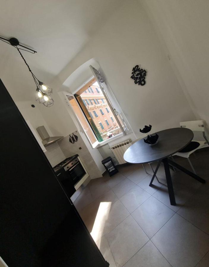 Ampio Appartamento Con 2 Posti Auto E Cortile Gênes Extérieur photo