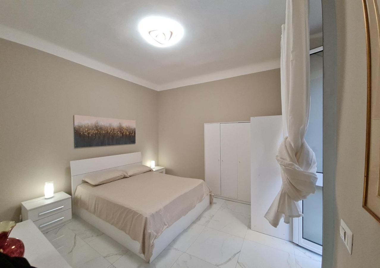 Ampio Appartamento Con 2 Posti Auto E Cortile Gênes Extérieur photo