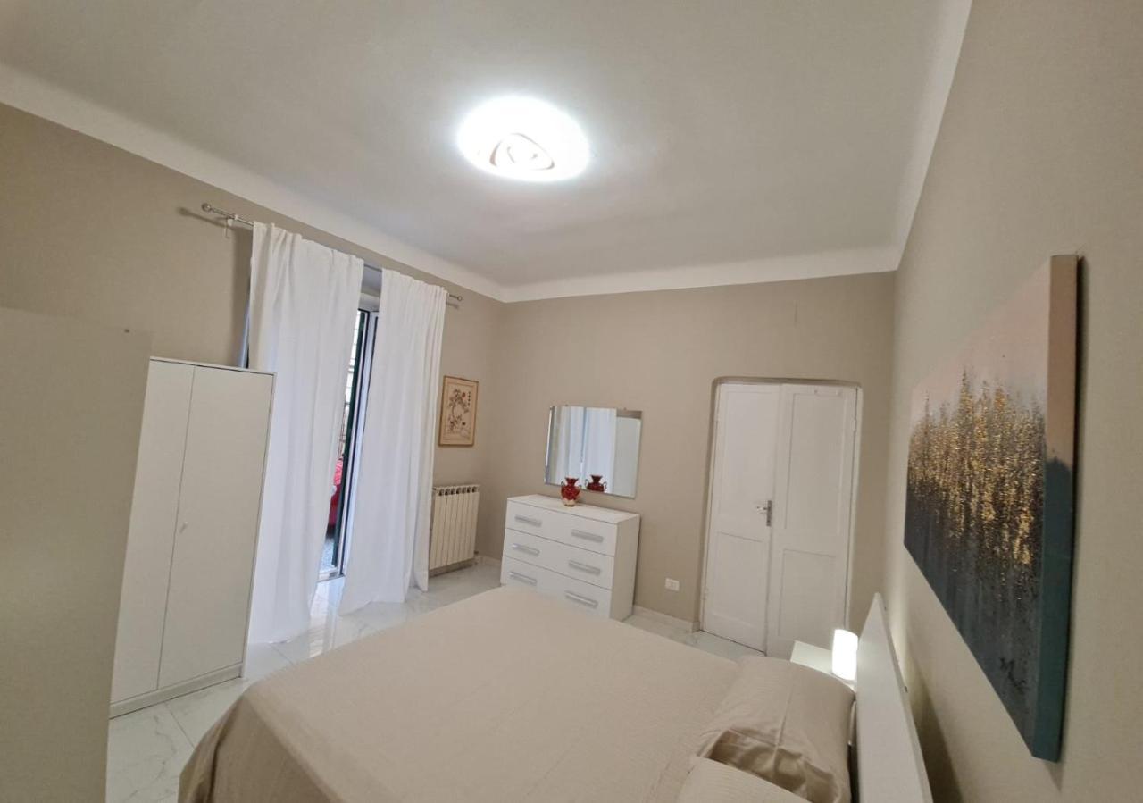 Ampio Appartamento Con 2 Posti Auto E Cortile Gênes Extérieur photo