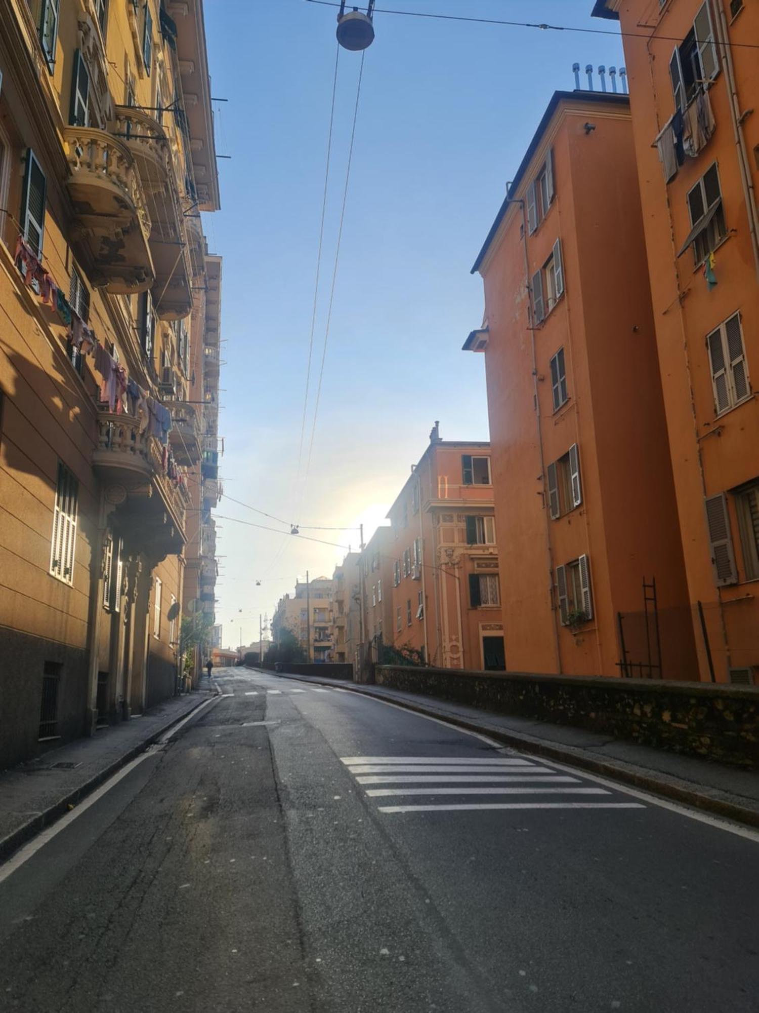 Ampio Appartamento Con 2 Posti Auto E Cortile Gênes Extérieur photo